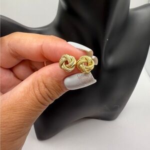 Knot stud earrings 10K Gold